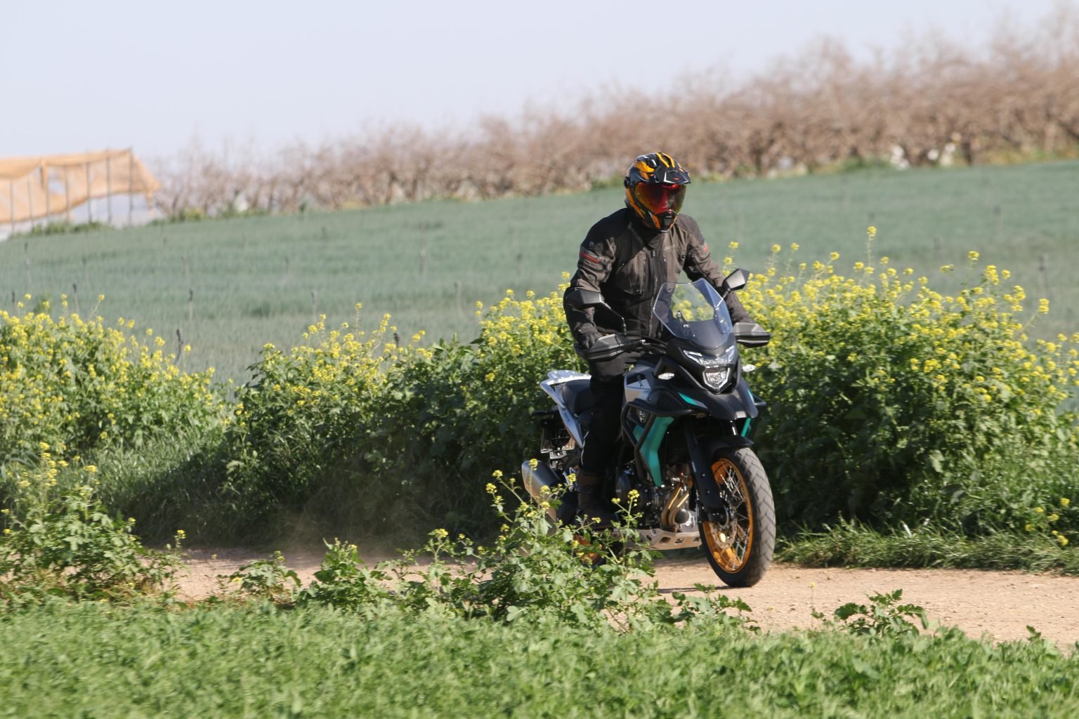 KOVE 510X ברכיבה