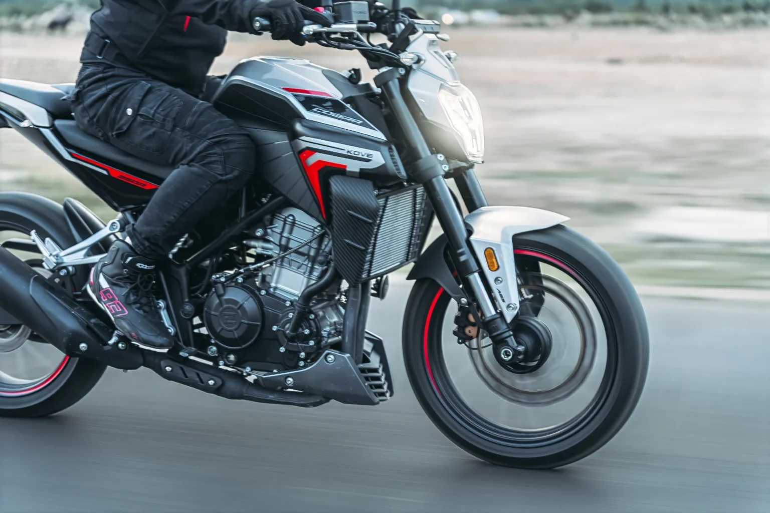 KOVE 350R - אותו מנוע של ה-350RR
