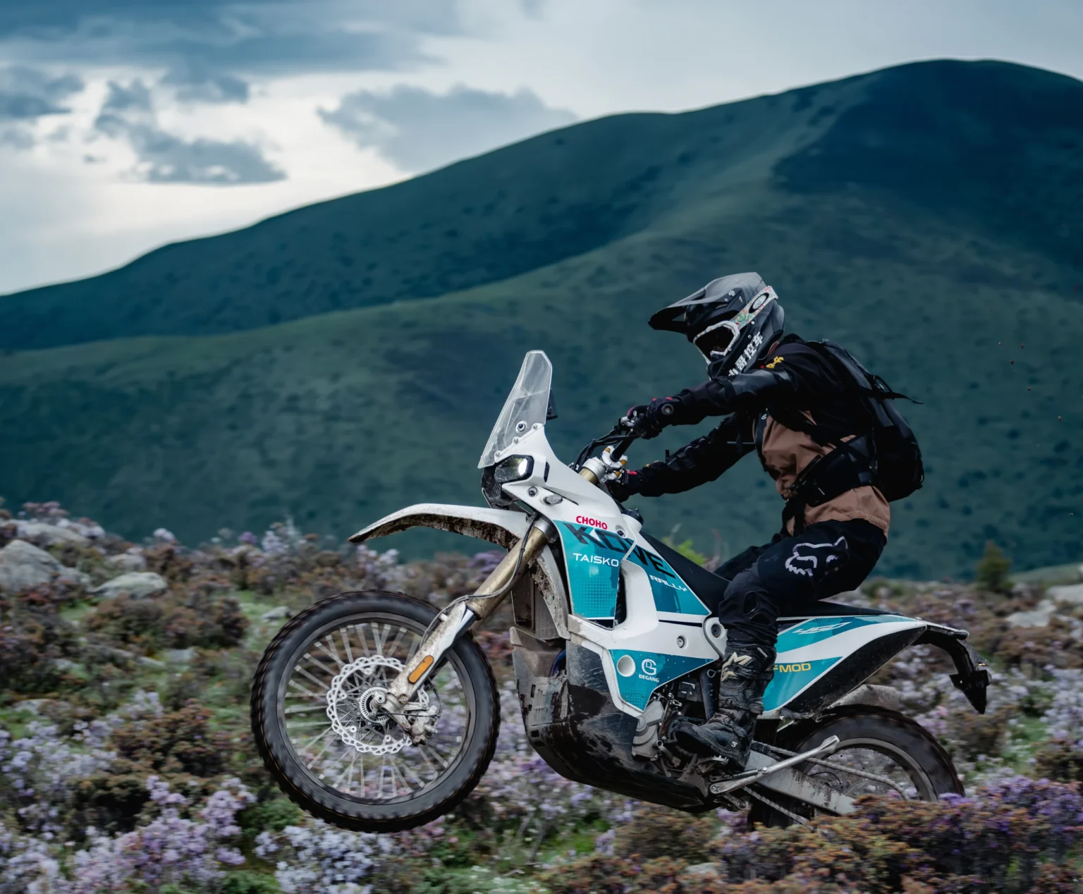 KOVE 450 RALLY - יוצאים מהבית, וממשיכים ישר לשביל